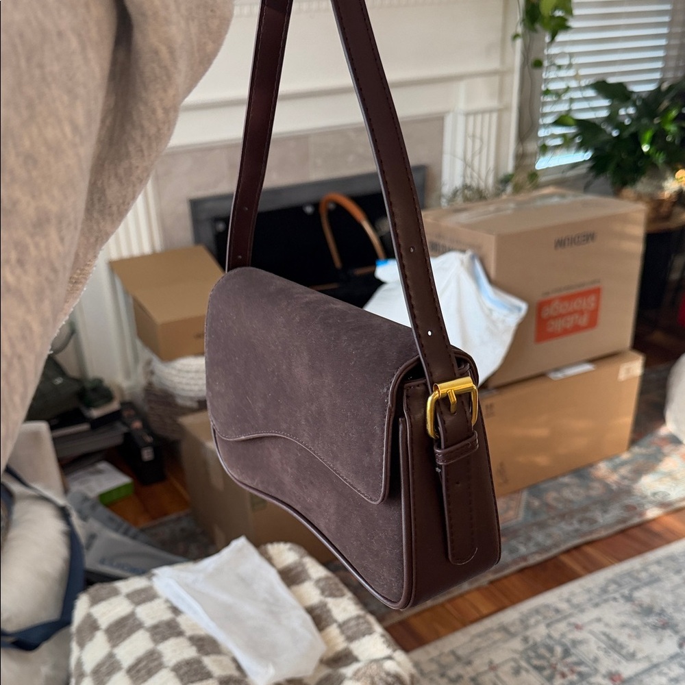 Elegant Brown Suede Shoulder Bag - Picture 3 of 9